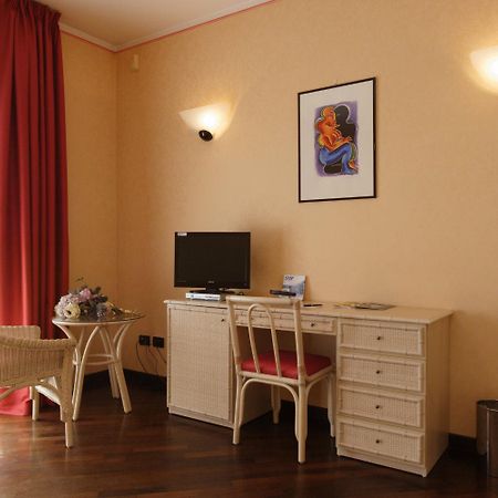 แซราวัลเล กอล์ฟ โฮเต็ล Hotel แซร์ราวัลเล สกรีเวีย ภายนอก รูปภาพ