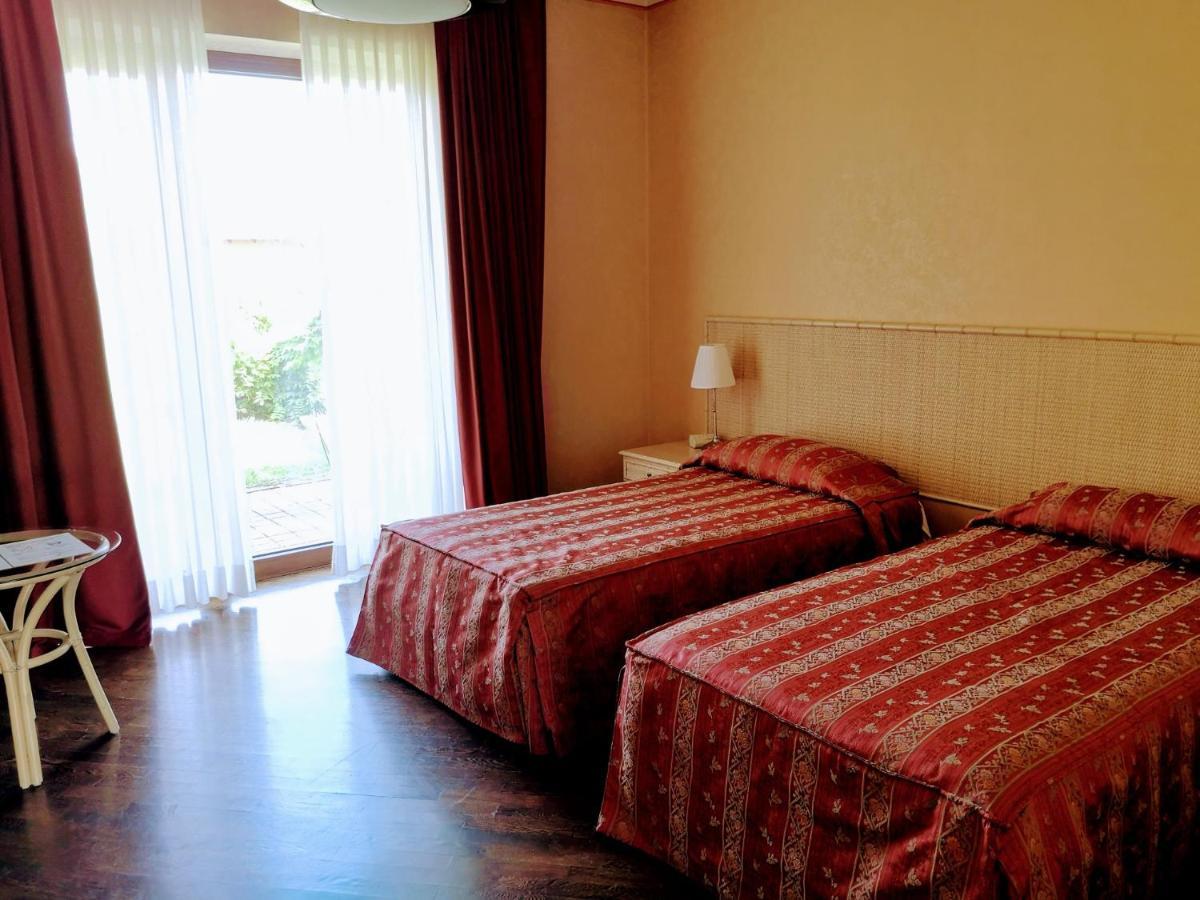 แซราวัลเล กอล์ฟ โฮเต็ล Hotel แซร์ราวัลเล สกรีเวีย ภายนอก รูปภาพ