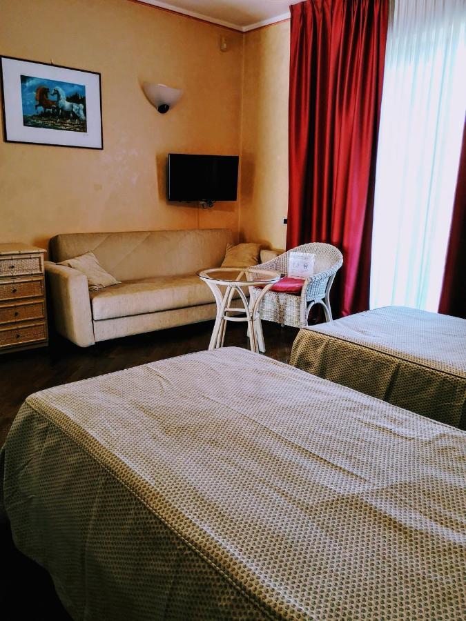 แซราวัลเล กอล์ฟ โฮเต็ล Hotel แซร์ราวัลเล สกรีเวีย ภายนอก รูปภาพ