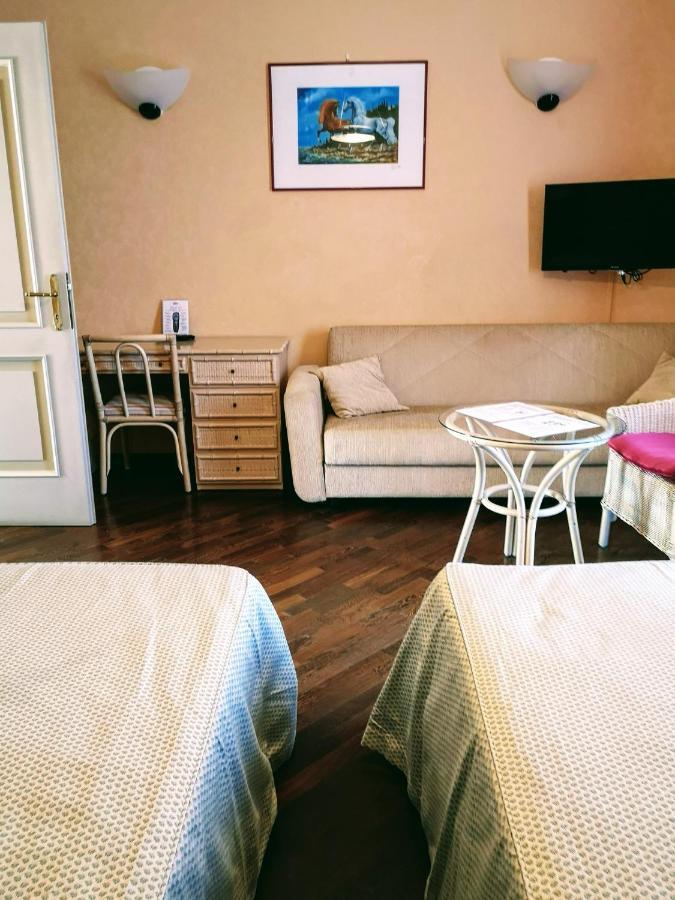 แซราวัลเล กอล์ฟ โฮเต็ล Hotel แซร์ราวัลเล สกรีเวีย ภายนอก รูปภาพ